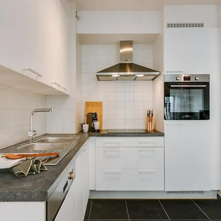 Stylish With Terrace And Balcony Appartamento Anversa